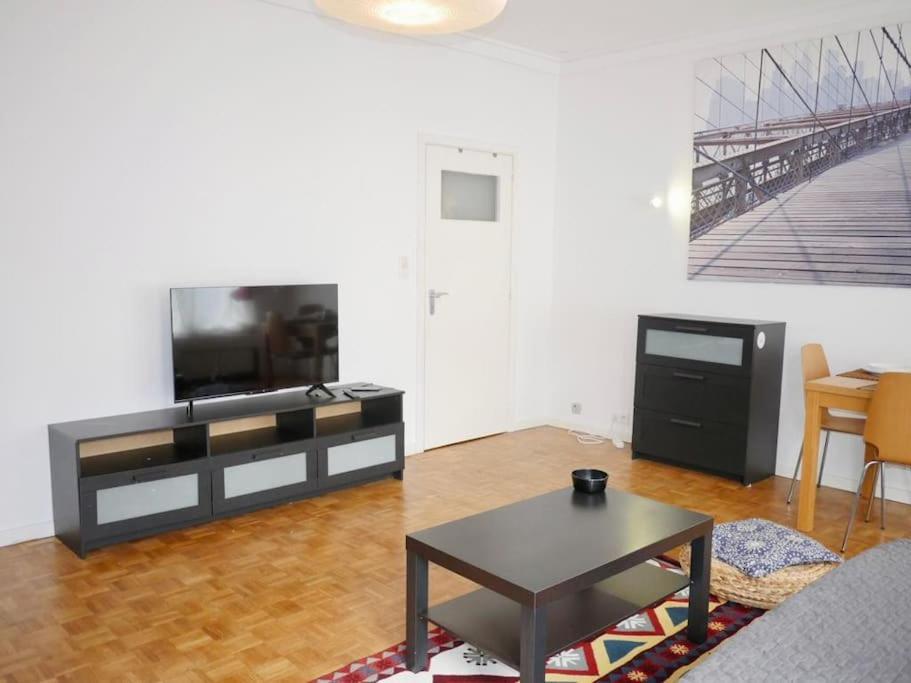 Ixelles: Superbe Appartement, Idealement Situe Bruselas Exterior foto