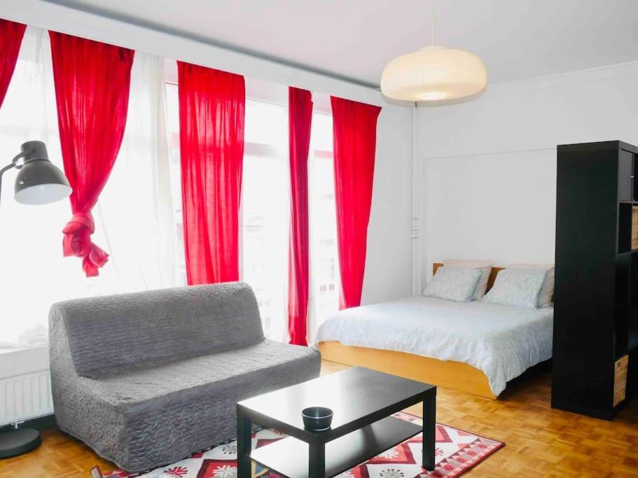 Ixelles: Superbe Appartement, Idealement Situe Bruselas Exterior foto