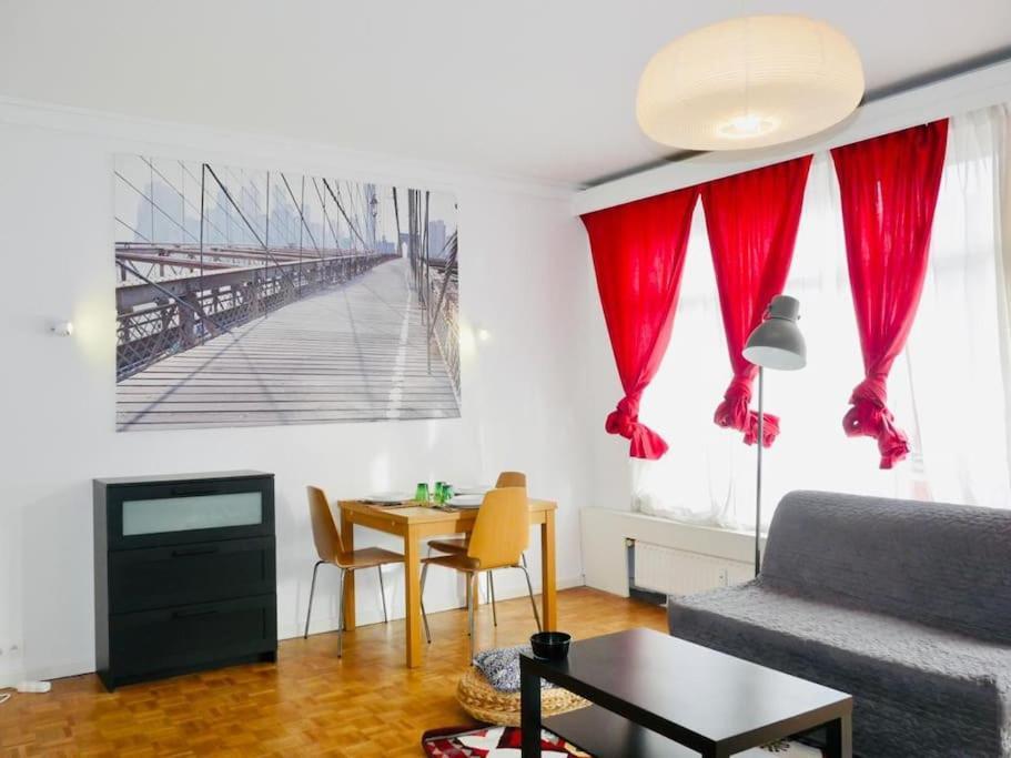 Ixelles: Superbe Appartement, Idealement Situe Bruselas Exterior foto
